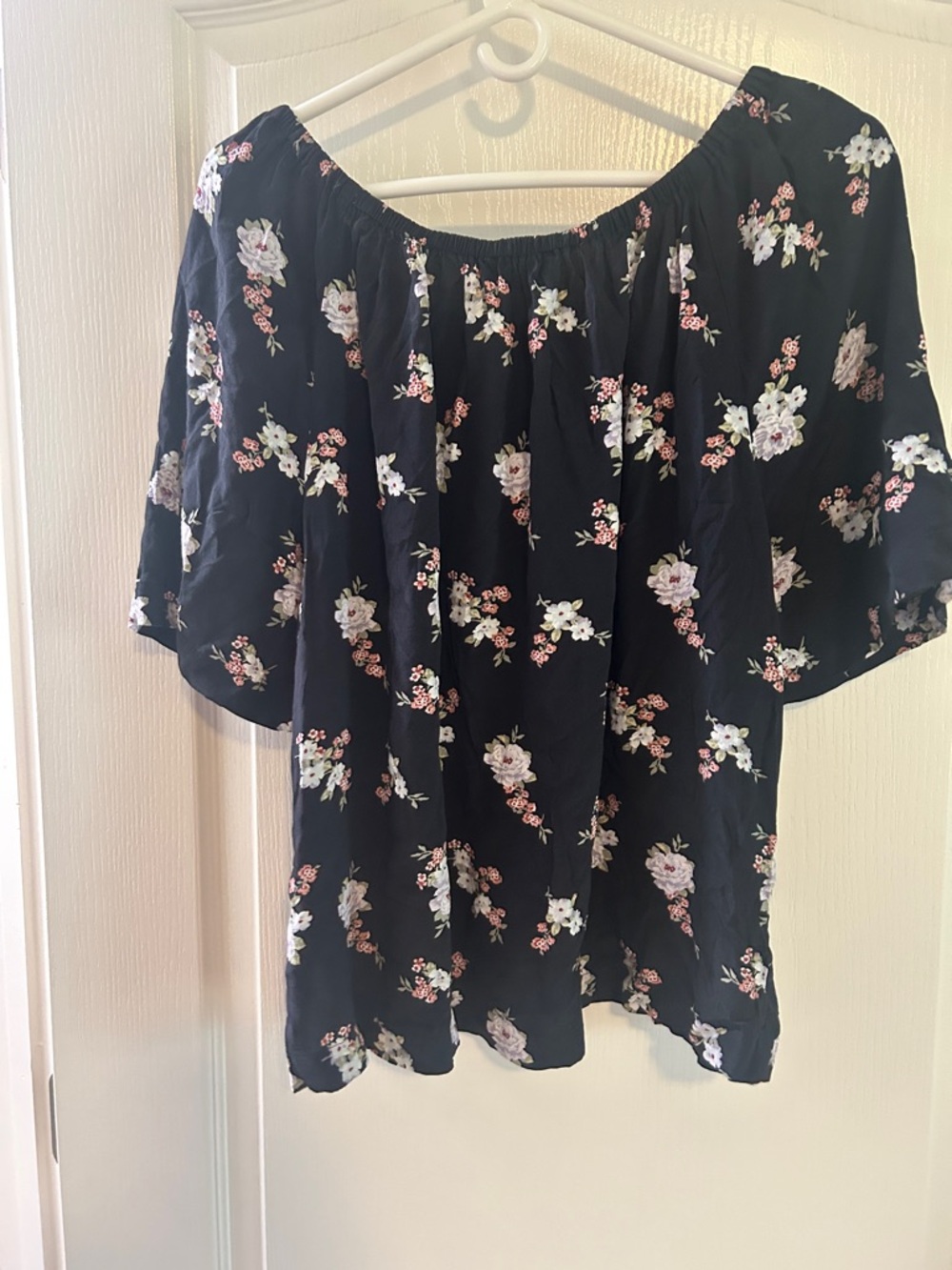 LOFT Black Floral Off-Shoulder Peasant Top Large - Picture 3 of 3